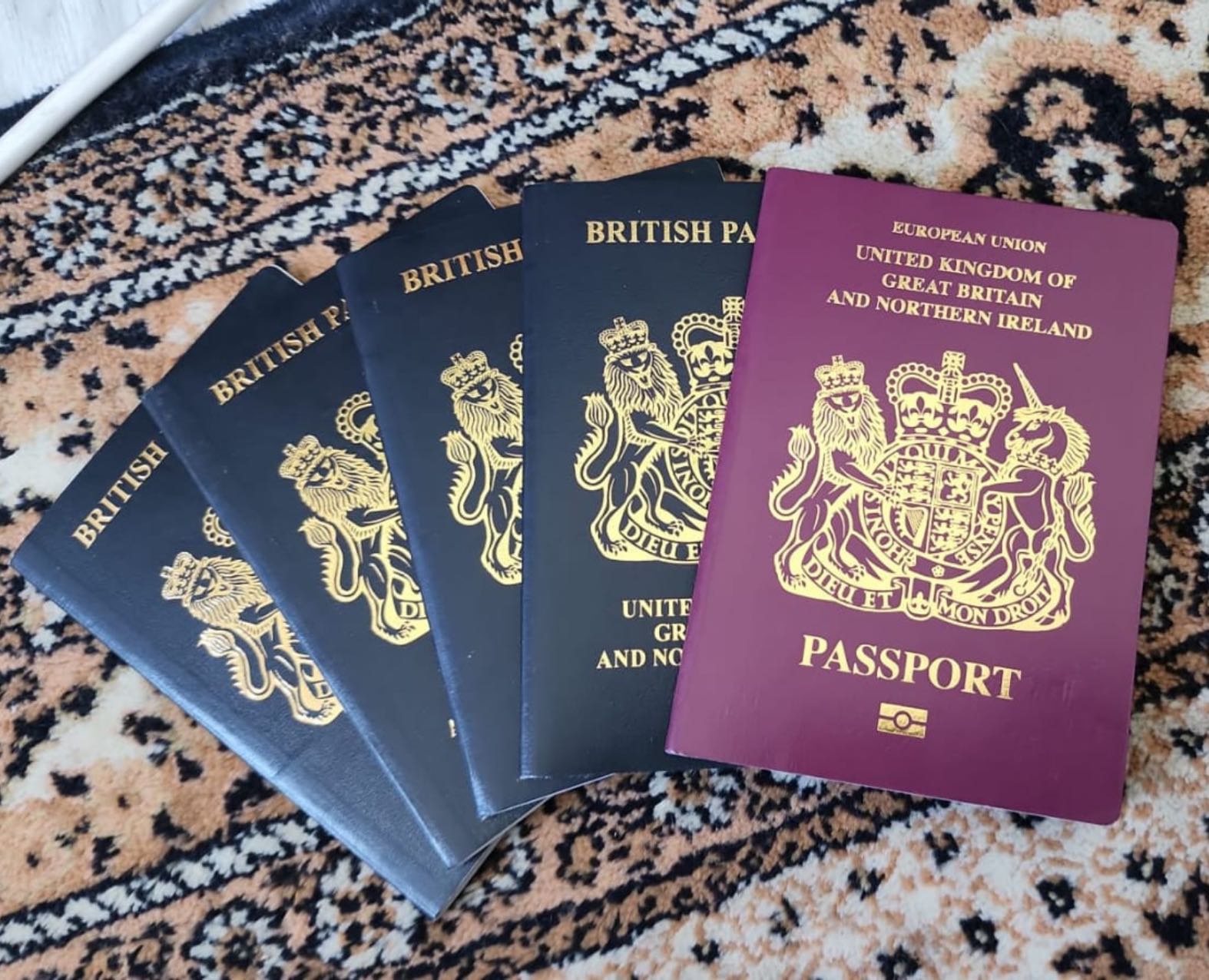 已过期)高端为客户订制欧洲欧盟申根各国居留卡及驾照身份证，护照，高端复刻版，要的请联系我... - 新欧洲·跳蚤