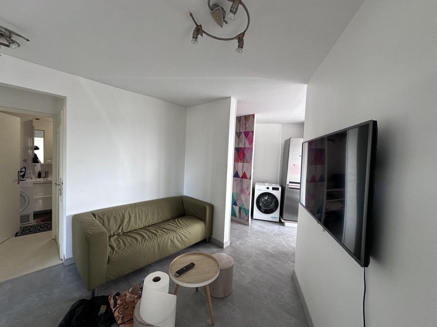 (已过期)大巴黎 94省 Créteil Studio 中介房源Rue du Général de Larminat, ,走路15分钟有M8